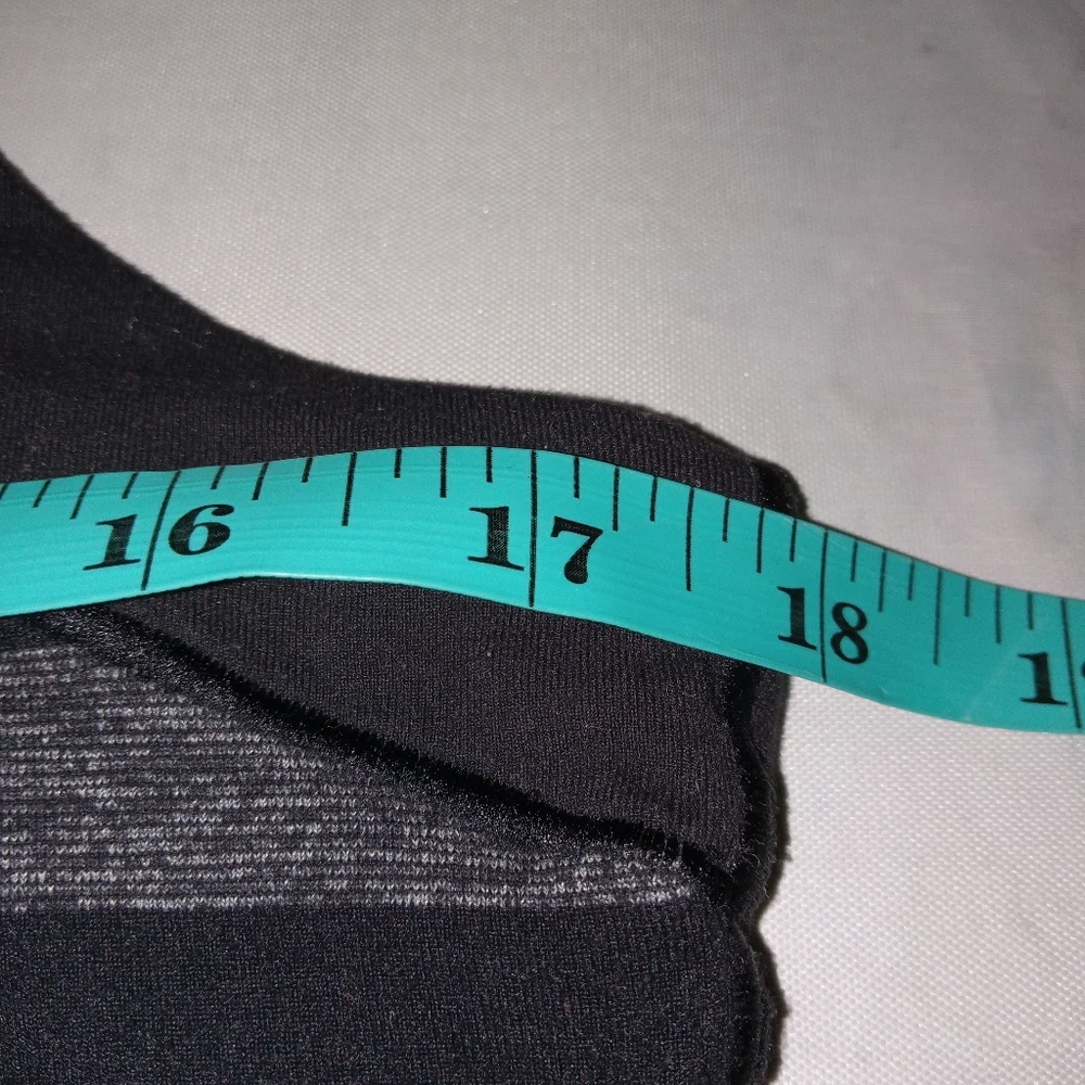 Lululemon Black/Gray Striped Tank Top Medium - Picture 4 of 4